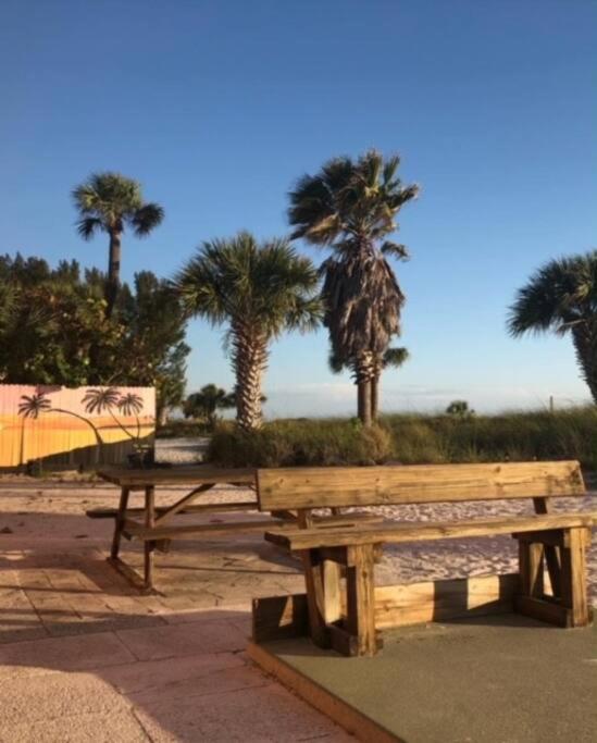 Beachfront Condo On Quiet Treasure Island- 1 Bed St. Pete Beach Esterno foto