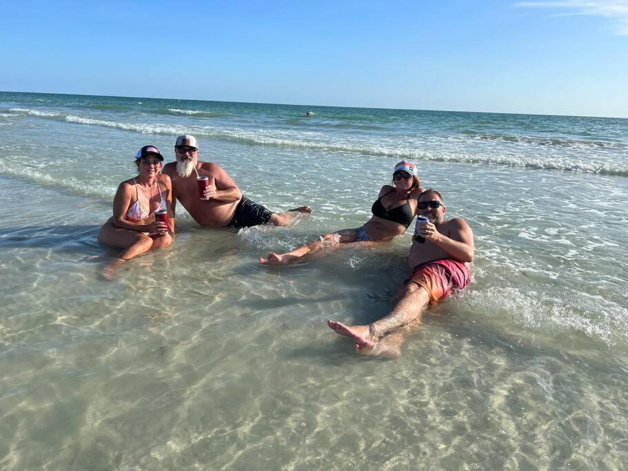 Beachfront Condo On Quiet Treasure Island- 1 Bed St. Pete Beach Esterno foto