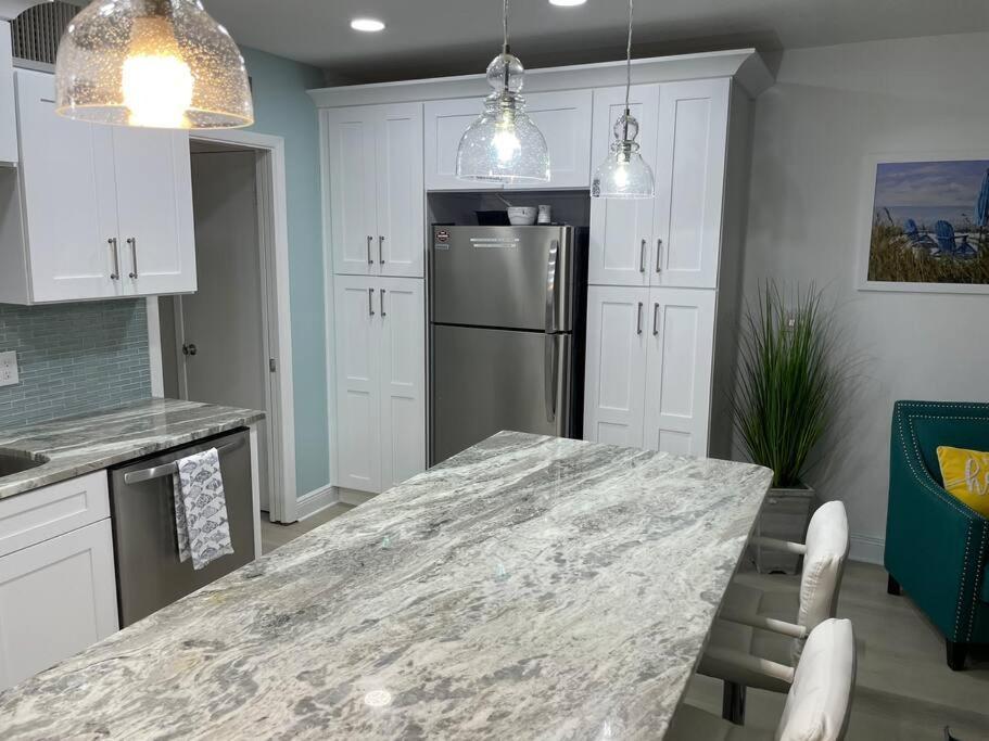 Beachfront Condo On Quiet Treasure Island- 1 Bed St. Pete Beach Esterno foto