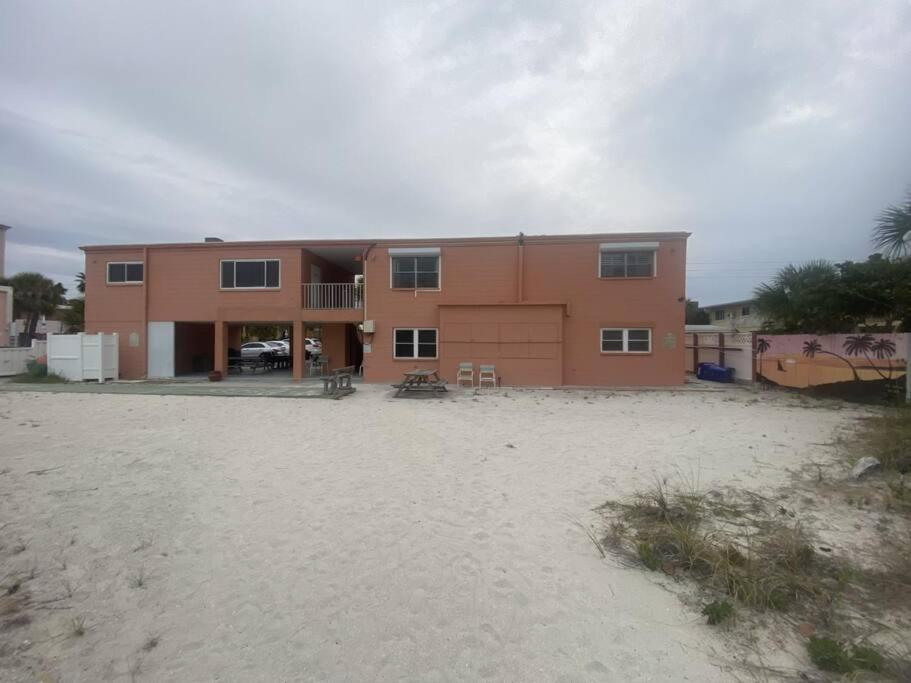 Beachfront Condo On Quiet Treasure Island- 1 Bed St. Pete Beach Esterno foto