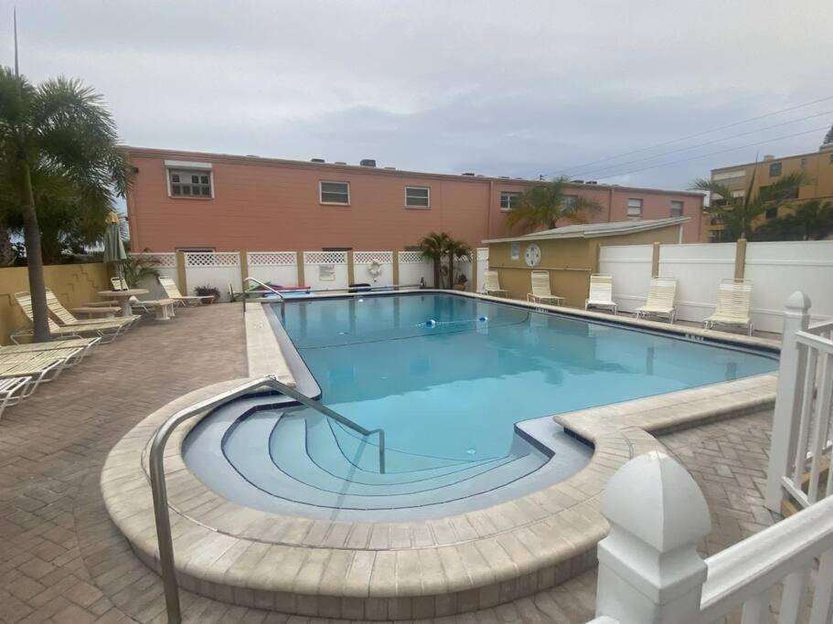 Beachfront Condo On Quiet Treasure Island- 1 Bed St. Pete Beach Esterno foto