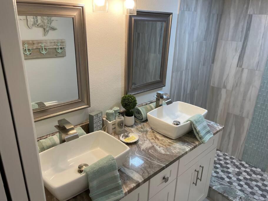 Beachfront Condo On Quiet Treasure Island- 1 Bed St. Pete Beach Esterno foto