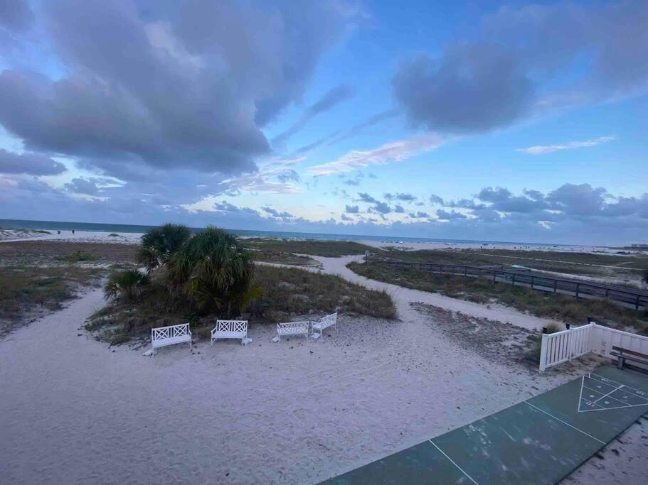 Beachfront Condo On Quiet Treasure Island- 1 Bed St. Pete Beach Esterno foto