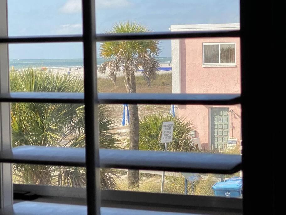 Beachfront Condo On Quiet Treasure Island- 1 Bed St. Pete Beach Esterno foto