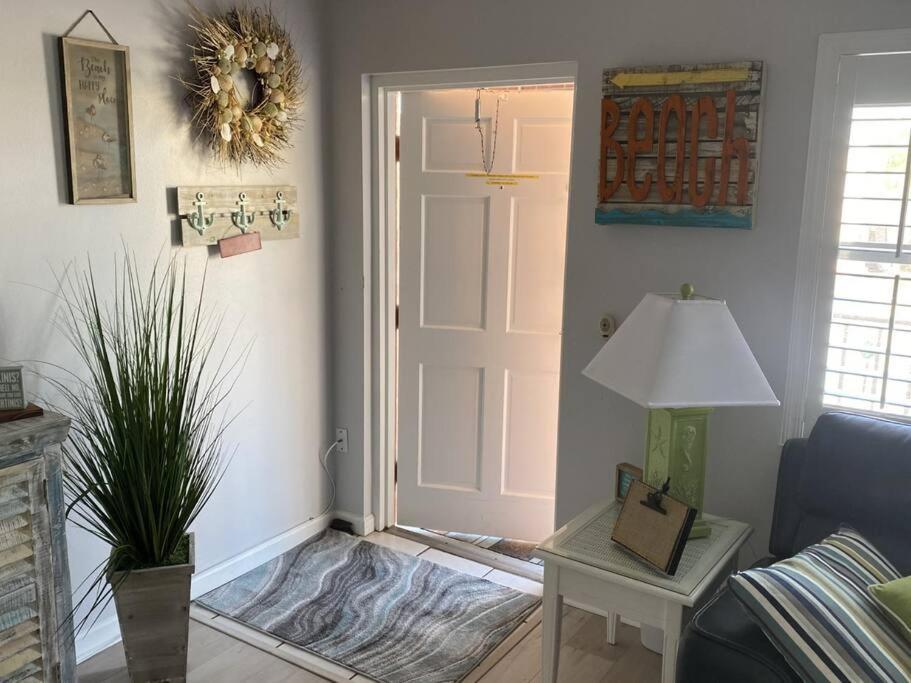 Beachfront Condo On Quiet Treasure Island- 1 Bed St. Pete Beach Esterno foto